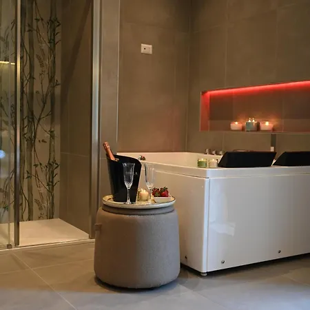 La Finestra Sul Campanile Luxury & Loft 巴里