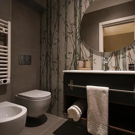 La Finestra Sul Campanile Luxury & Loft 招待所 3*