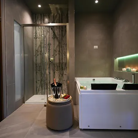 La Finestra Sul Campanile Luxury & Loft 3* 巴里